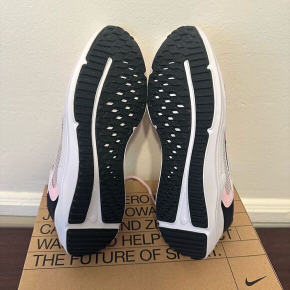 Nike girls Downshifter lightweight comfy Sneaker size 6,5 new in box - Picture 9 of 16